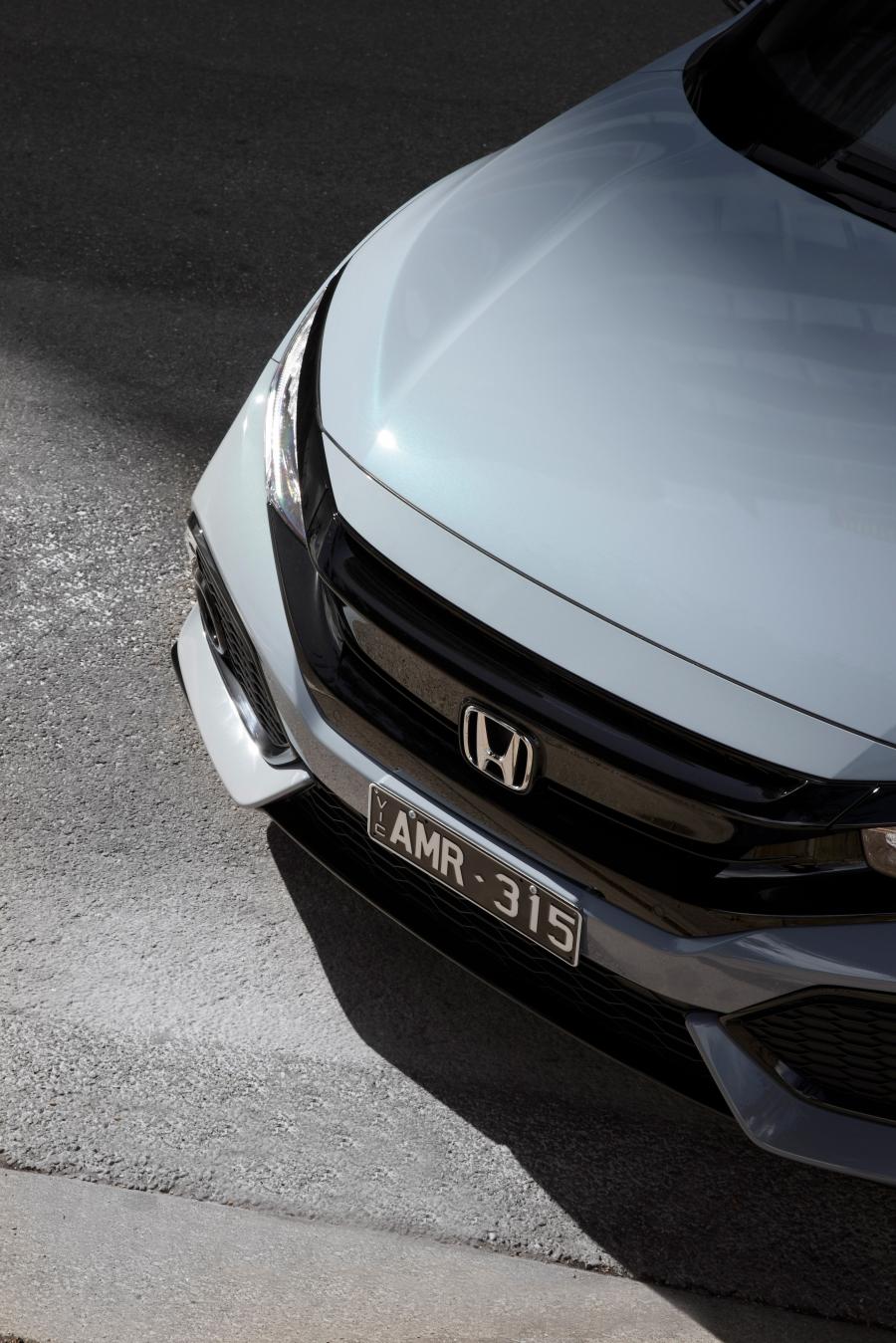 Детали экстерьера Honda Civic RS Hatchback 2017 года  (AU) (фото 32 из 47)